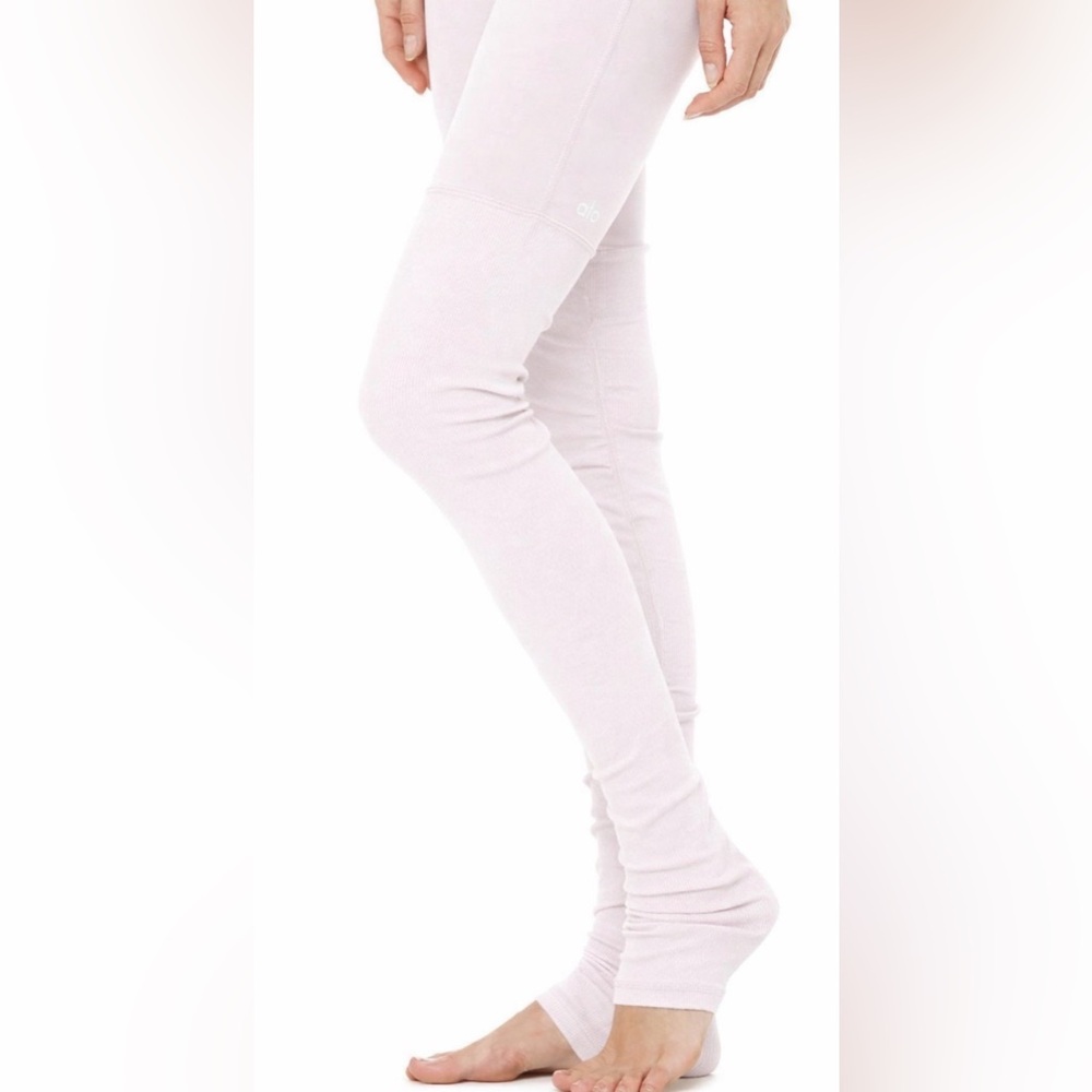 ALO Yoga Pale Pink Goddess Leggings